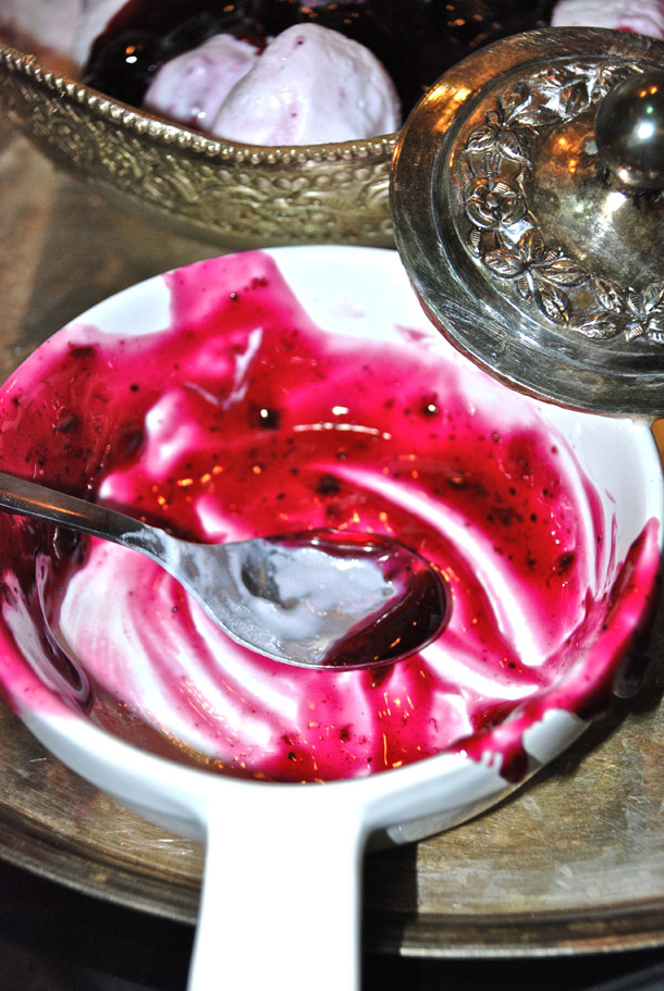 Pouring done - job done - now It's time to lick the bowl! Pouring done - job done - now It's time to lick the bowl!