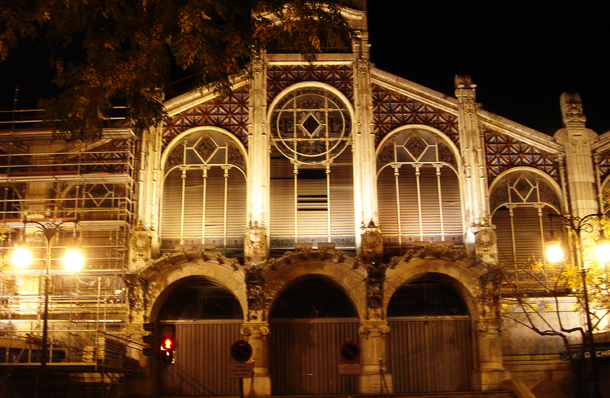 At Night time - A local market which sells everything under the sun - this reminded me of the old Park Circus market in Kolkata