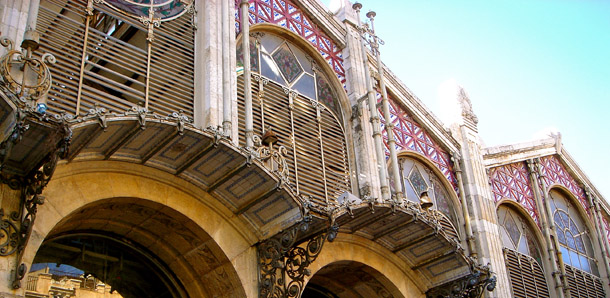 A local market which sells everything under the sun - this reminded me of the old Park Circus market in Kolkata