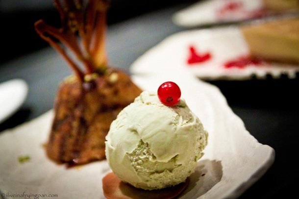 Date and Pistachio Sponge Cake (L), Pistachio Ice Cream (R) Date and Pistachio Sponge Cake (L), Pistachio Ice Cream (R)