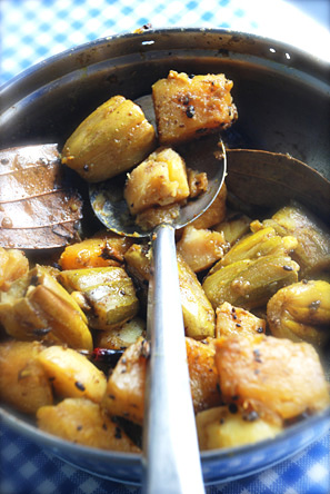 Aloo-Potpl-Kumror Chokka