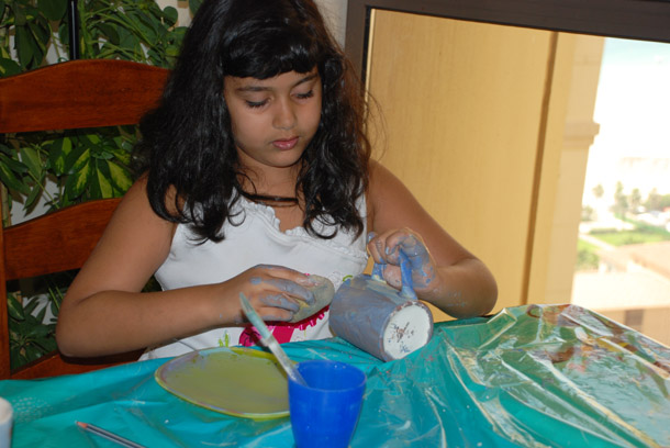 Big Z turns 7. Cafe Ceramique comes home to organise a crafty party.