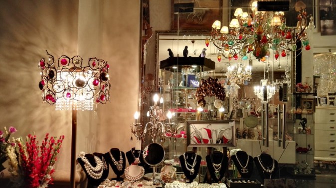 Lili Lights in The Walk, JBR sdr