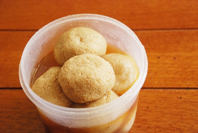 Notun gurer roshogolla Notun gurer roshogolla