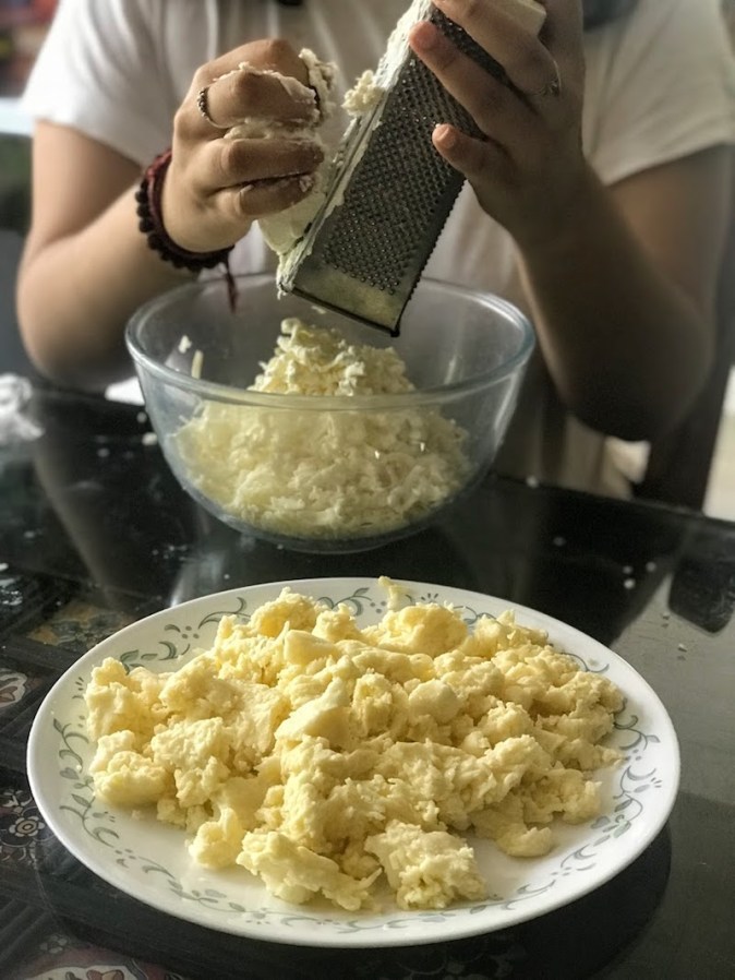 Making of Acharuli, the boat shaped Georgian cheese-bread at home