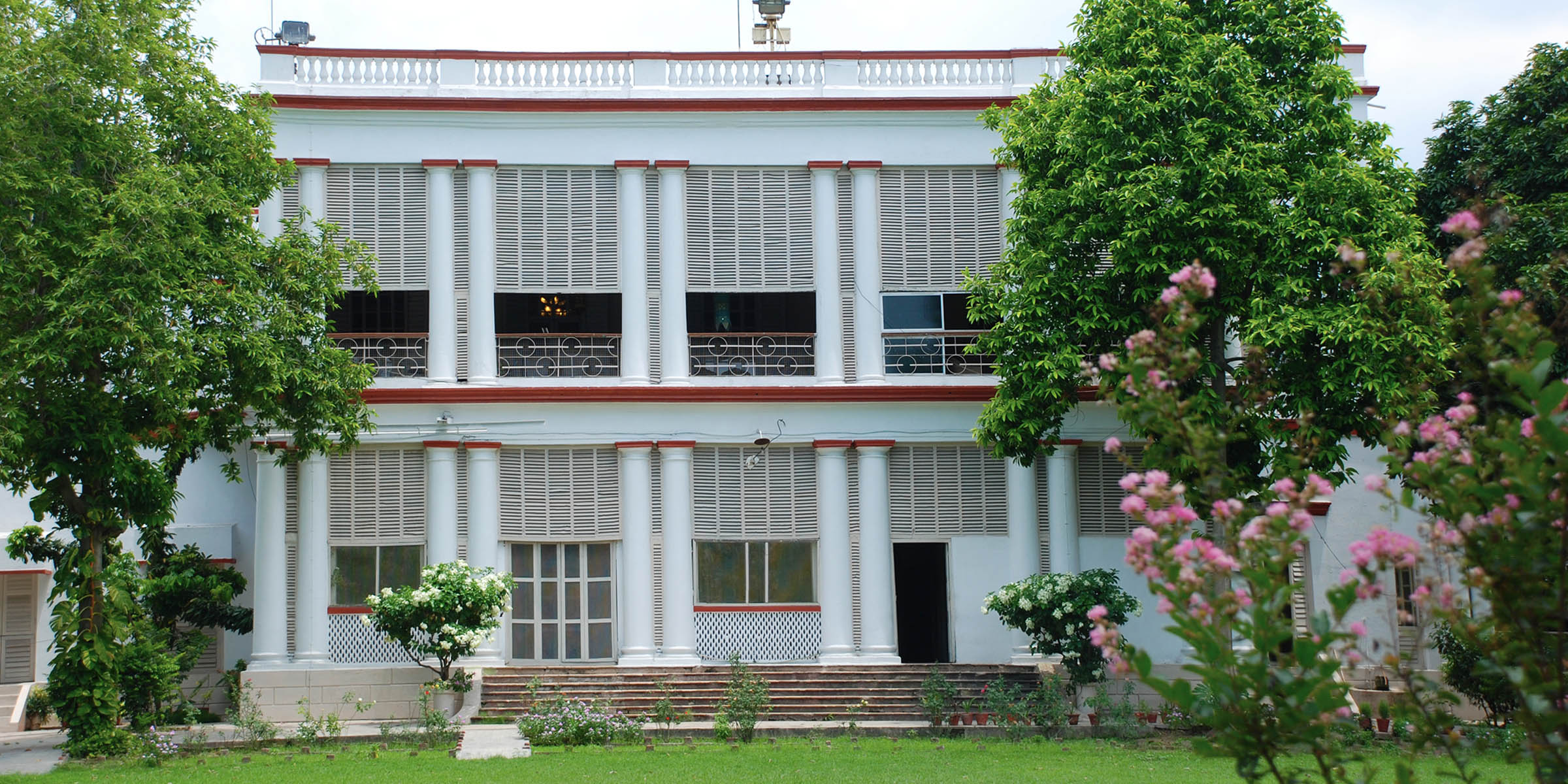 Dm Bungalow, North 24 Parganas