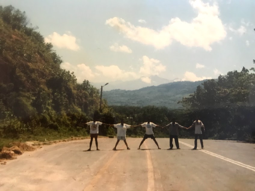 Posing in the Srilankan highway