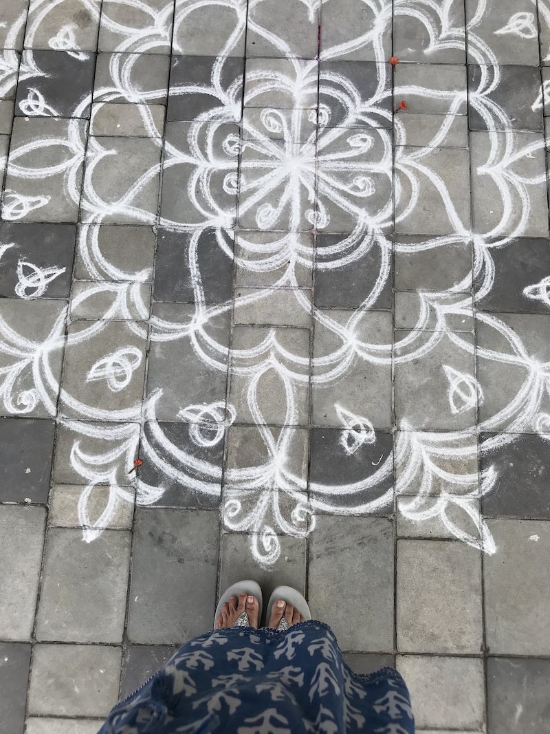 Traditional Pulli Kolam design for Pongal